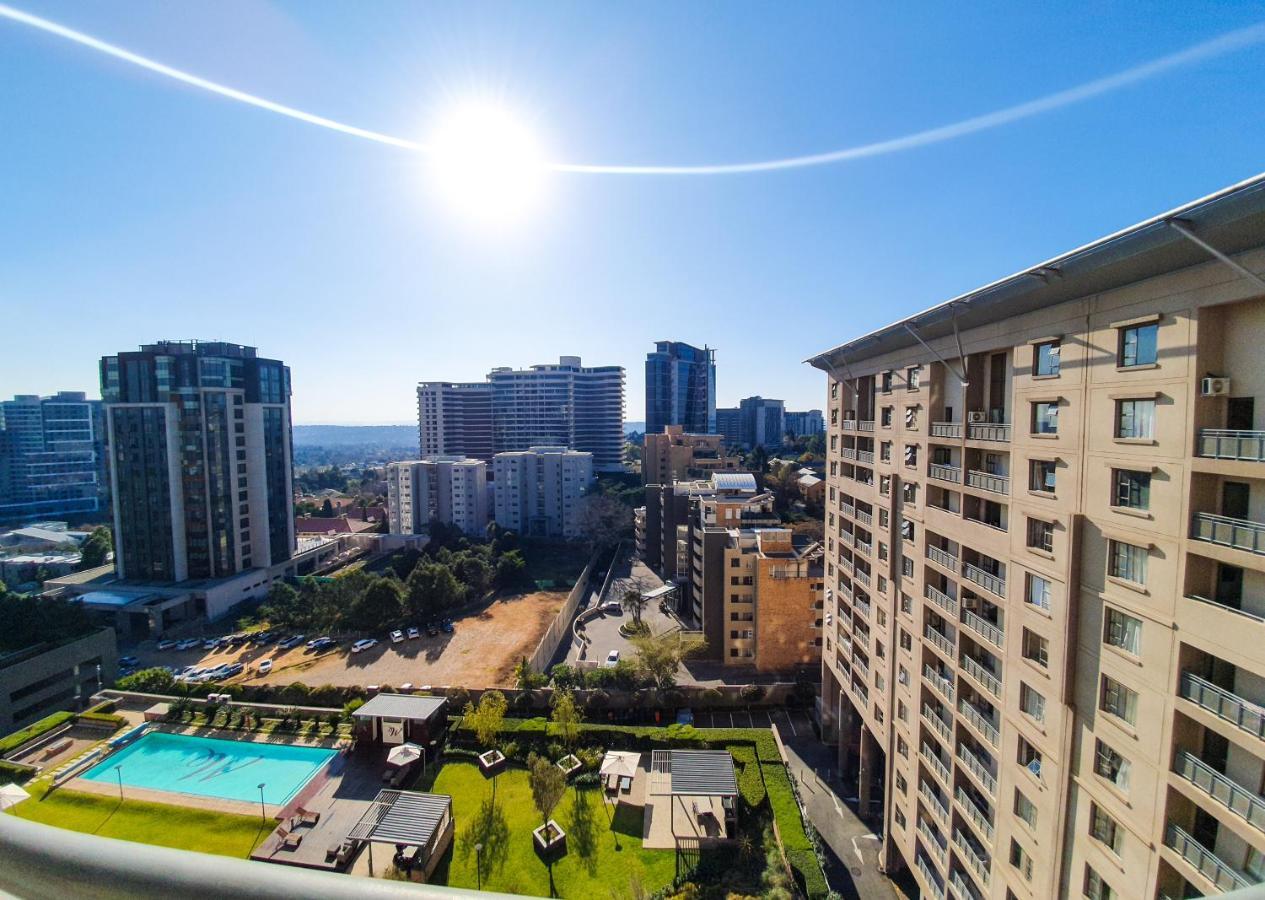 Westpoint Sandton Skyline Apartment Йоханнесбург Экстерьер фото